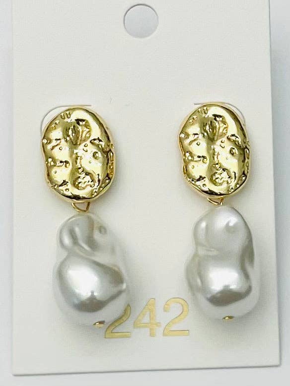 CHIC - Bold Pearl Drop (gold) ER856