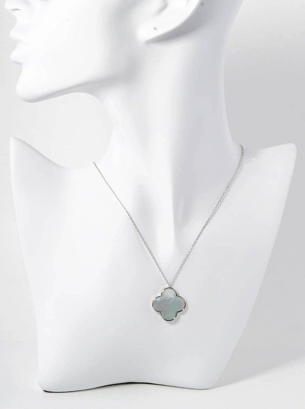 18K Gold Dipped 22Mm Quatrefoil Pendant Necklace