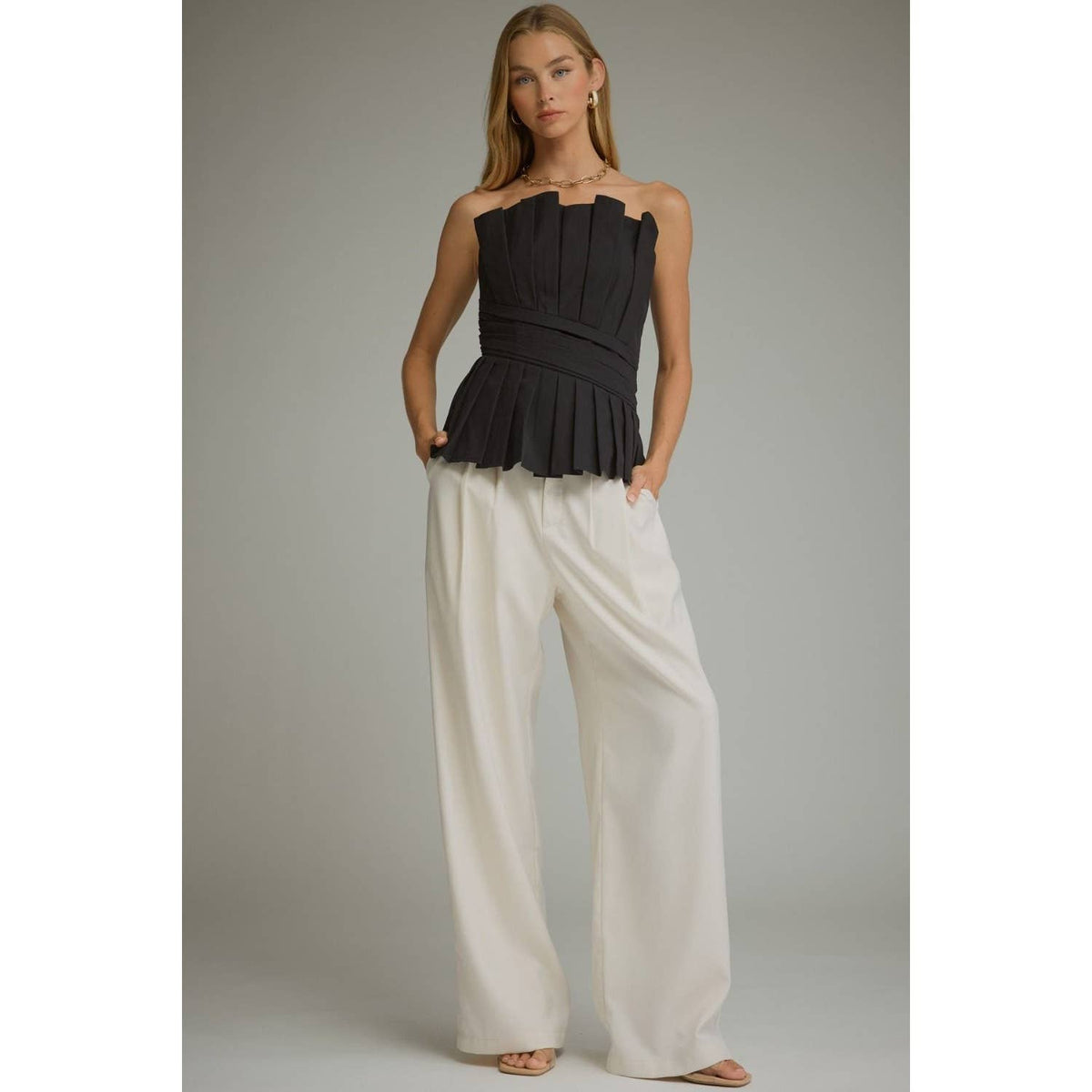NEW Solid strapless top