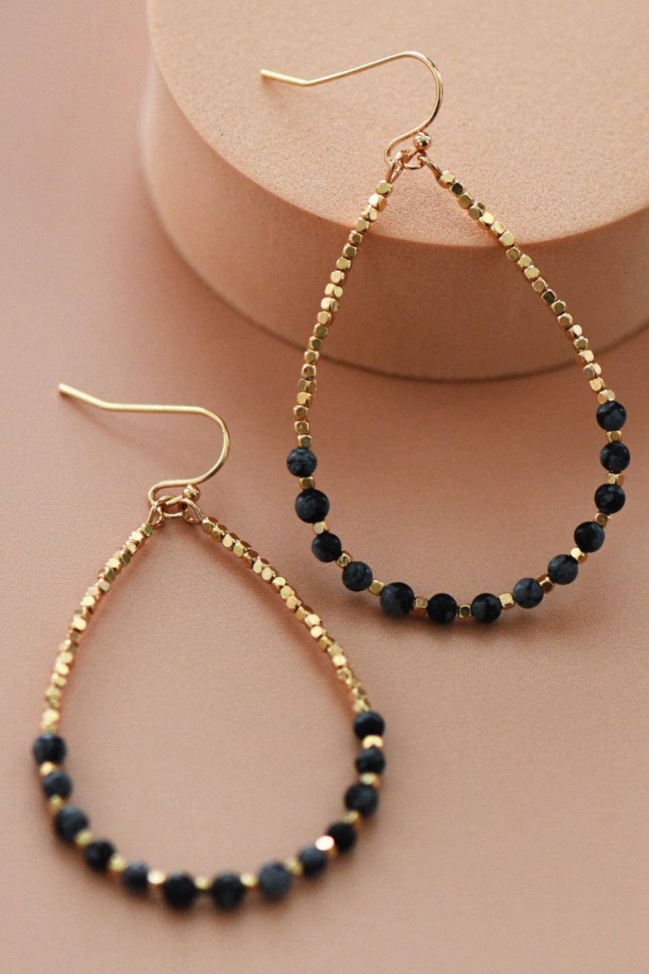 Onyx Stone Beaded Teardrop Wire Earrings - 7280