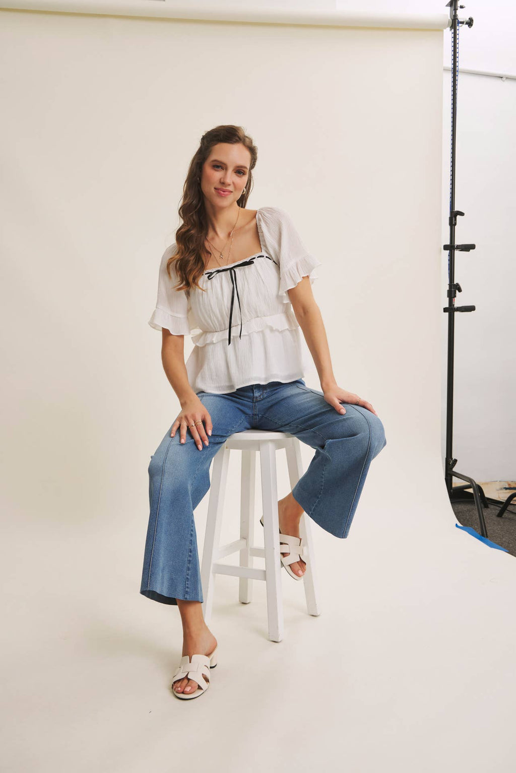 STRETCHY PINTUCK ANKLE LENGTH WIDE-LEG DENIM PANTS