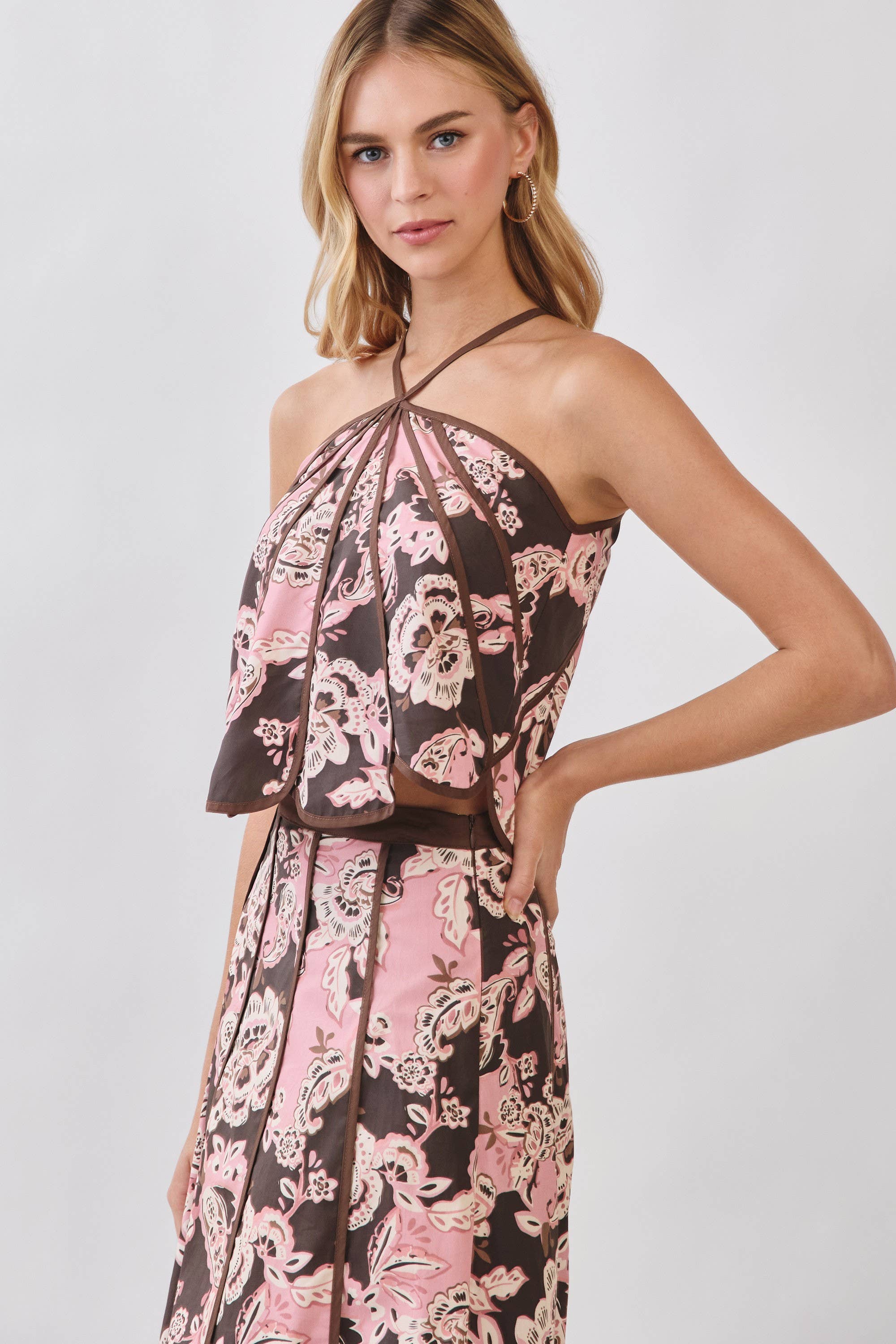 CT10093-Floral Print Paneled Detail Halter Crop Top
