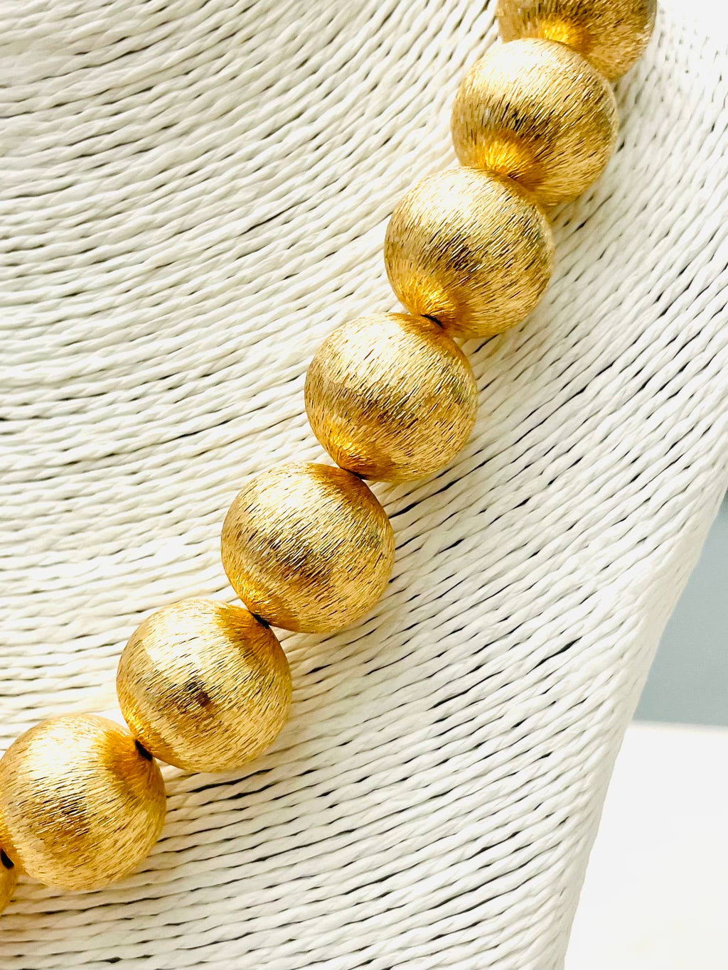 CHIC - BIG Ball Necklace (brushed gold) NK422