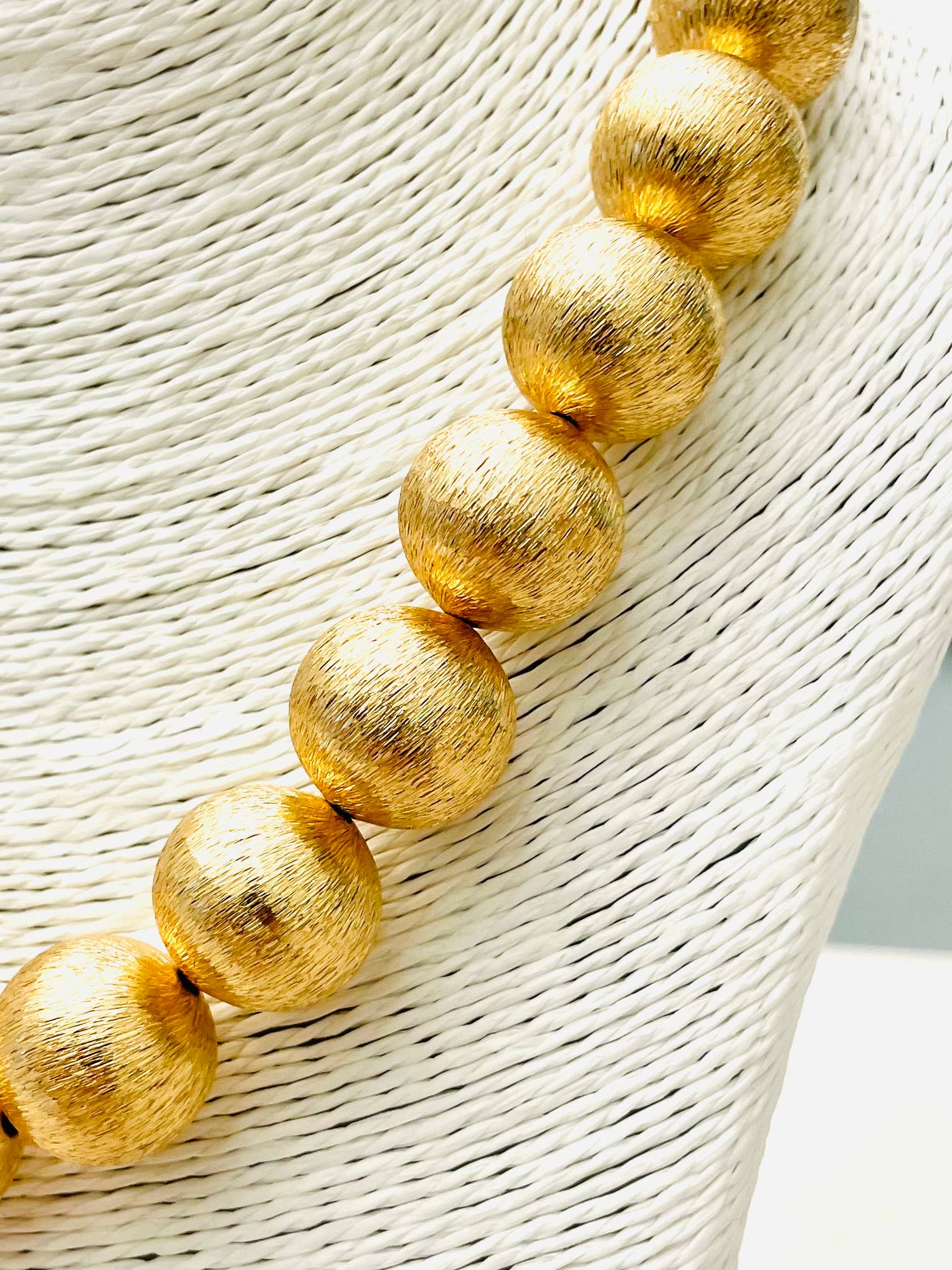 CHIC - BIG Ball Necklace (brushed gold) NK422