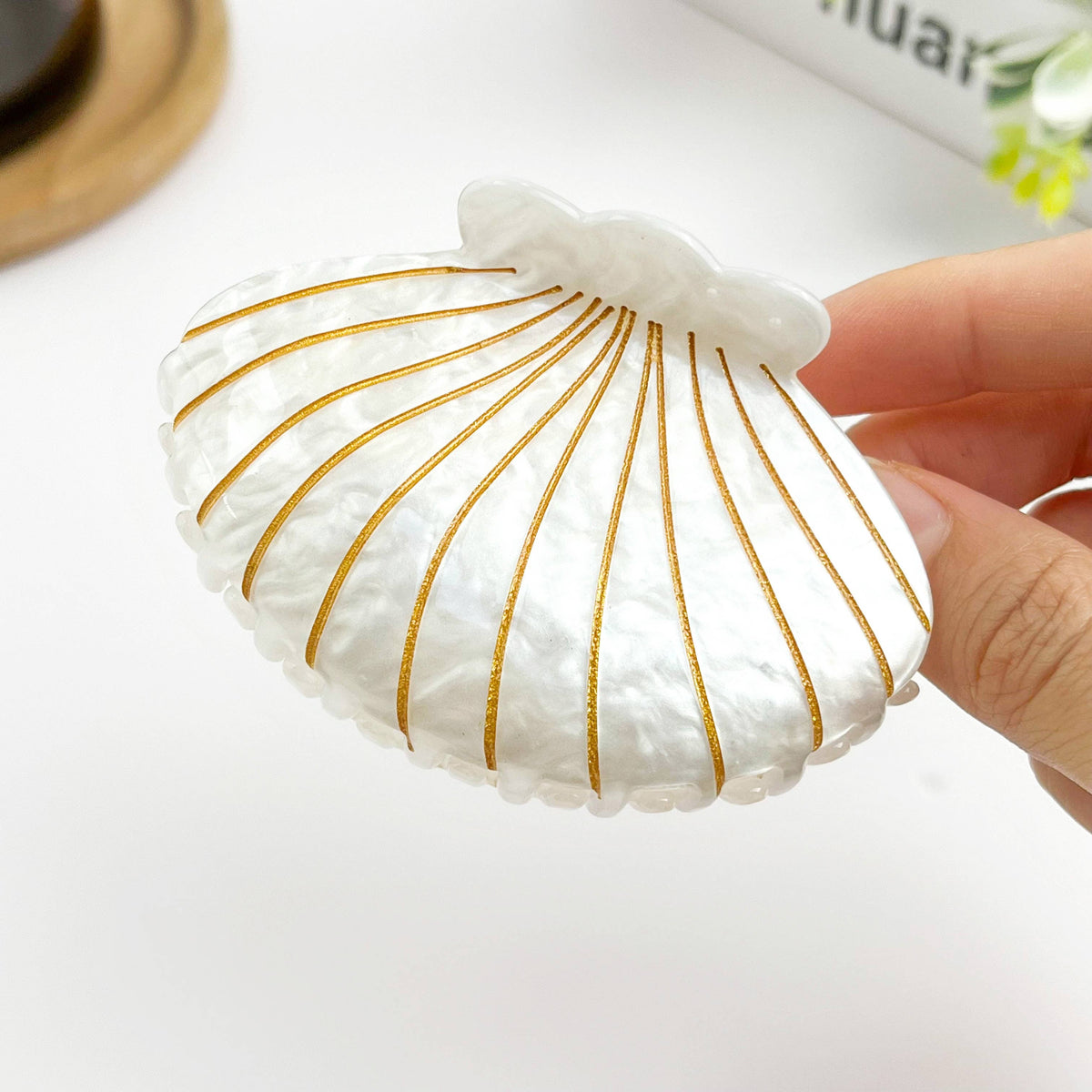 Vintage White Shell Hair Claw Clip, Elegant Hair Clip