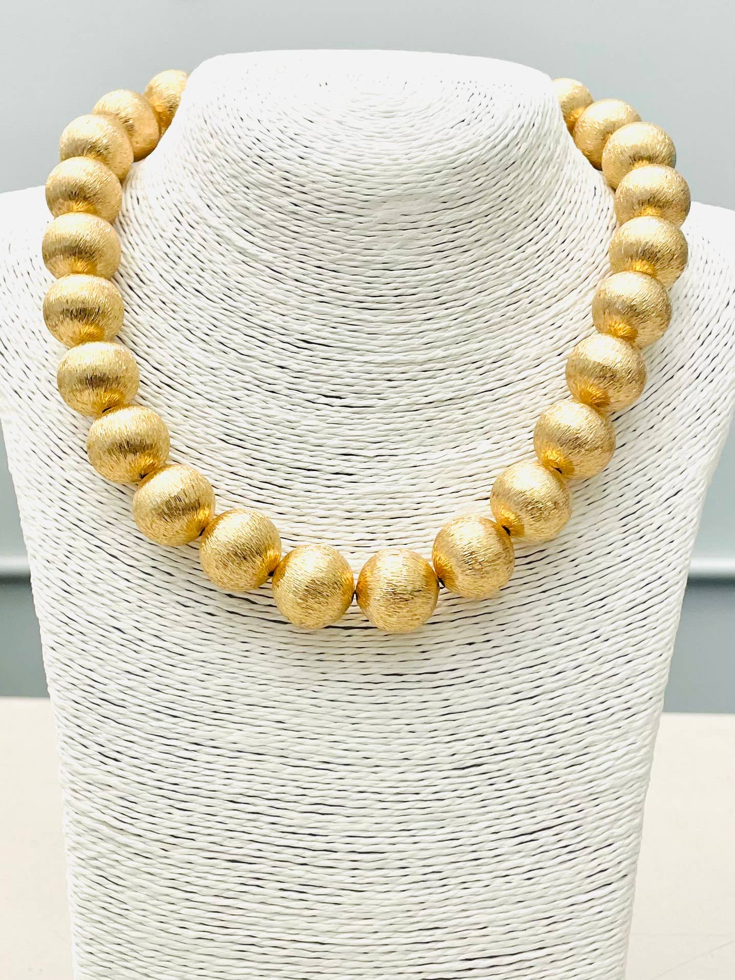 CHIC - BIG Ball Necklace (brushed gold) NK422