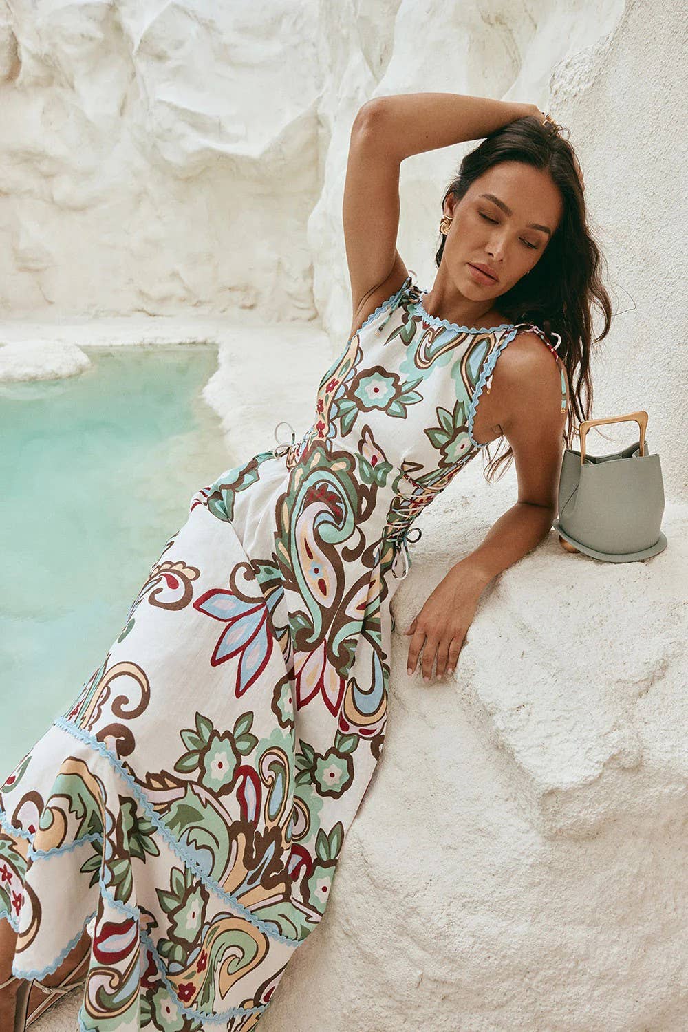 Fashionable linen sleeveless blouse-style dress