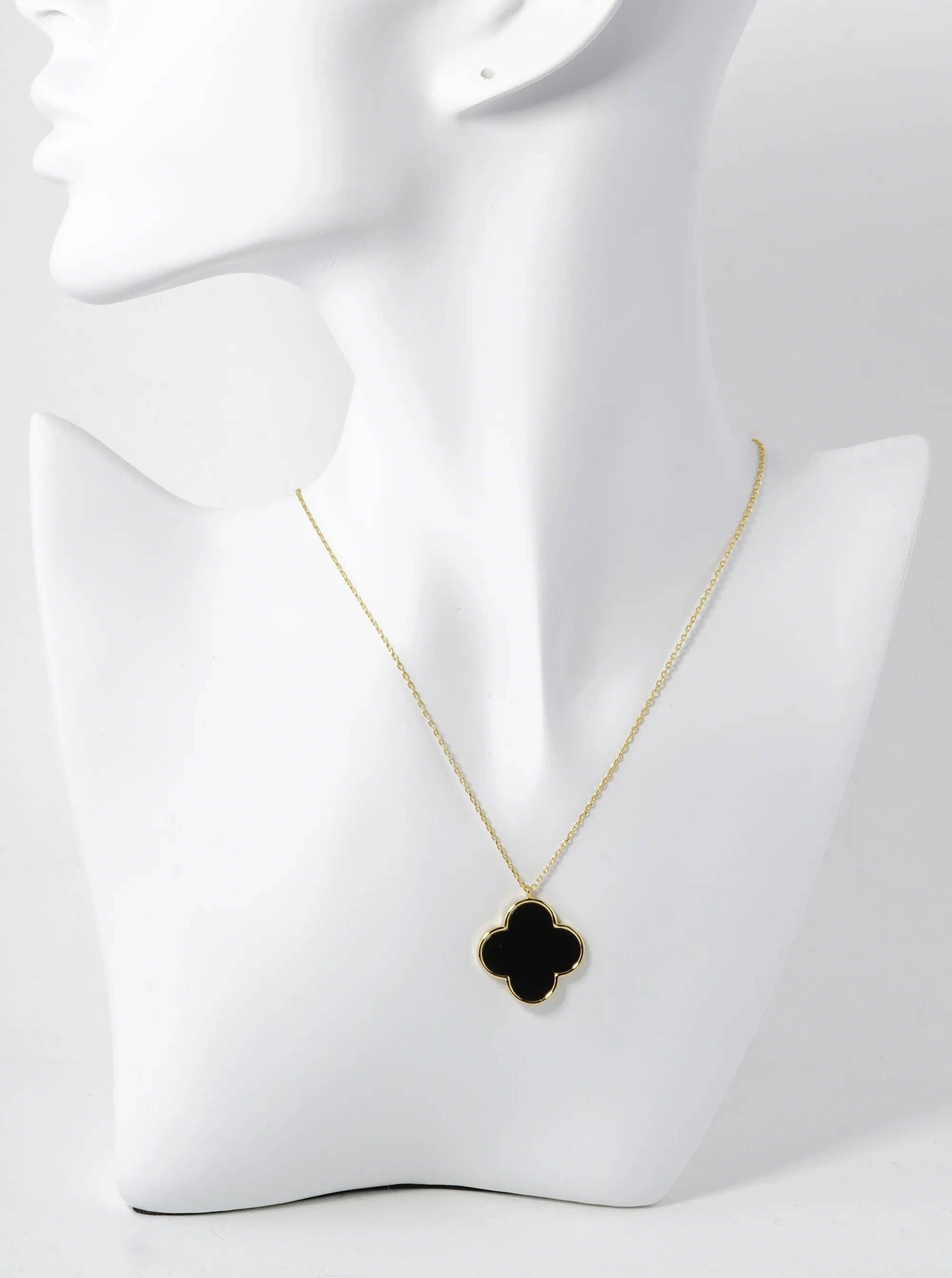 18K Gold Dipped 22Mm Quatrefoil Pendant Necklace