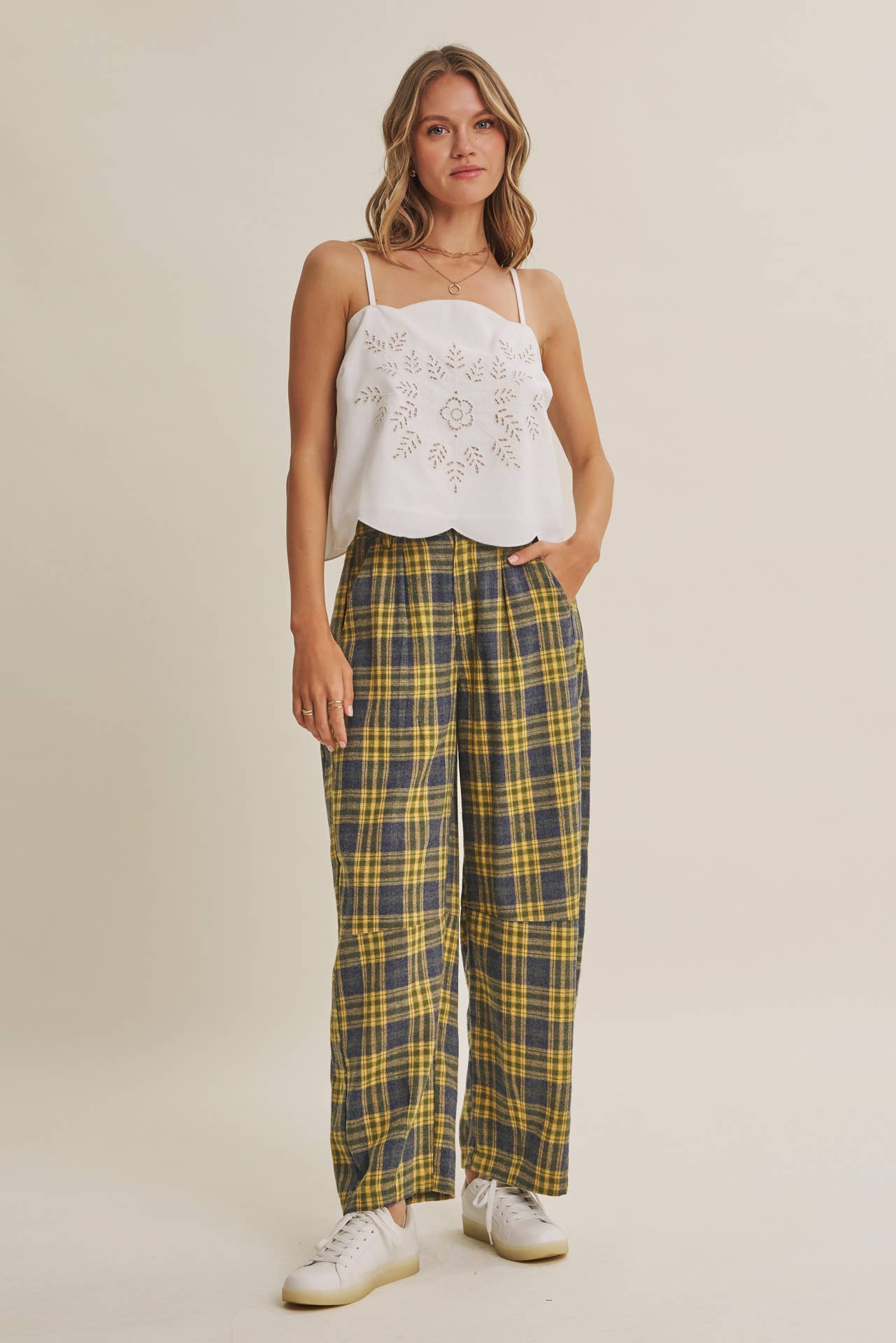 BESTSELLER CUT-OUT EMBROIDERY CAMI TOP WITH SCALLOP HEM