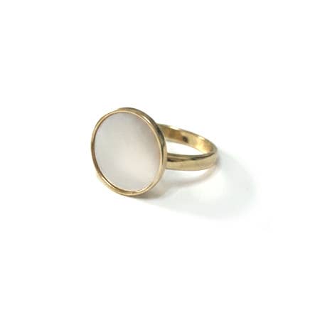 Gold Ring with Round Mother of Pearl