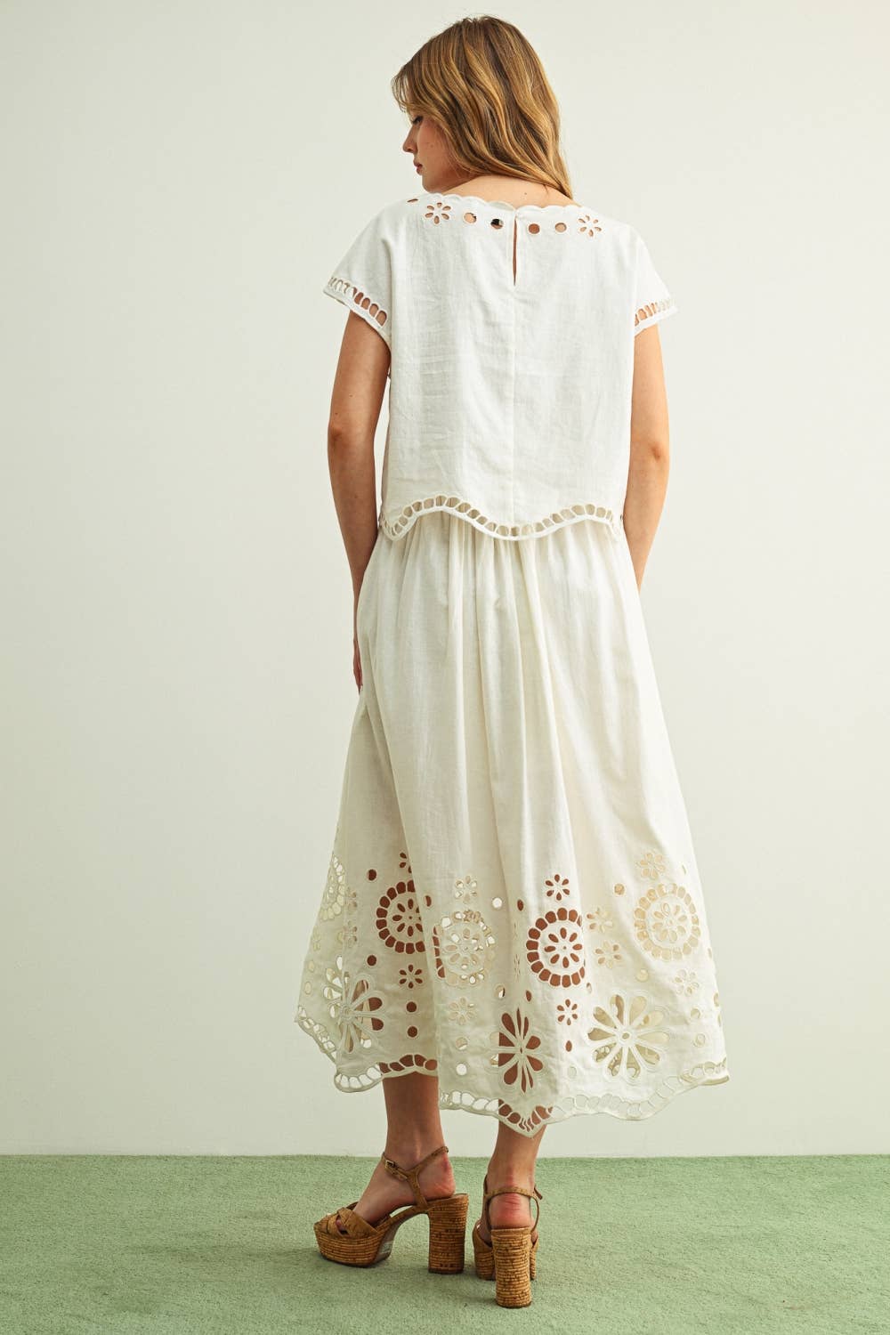 S7099ST   FLORAL EMBROIDERED FULL SKIRT