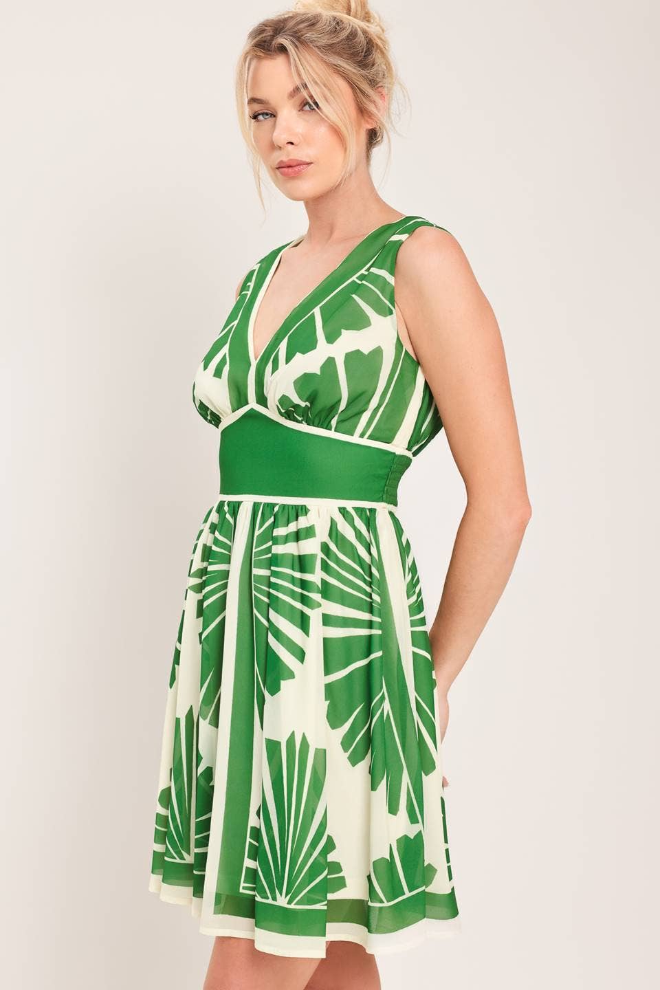 A printed woven mini dress - ID23831