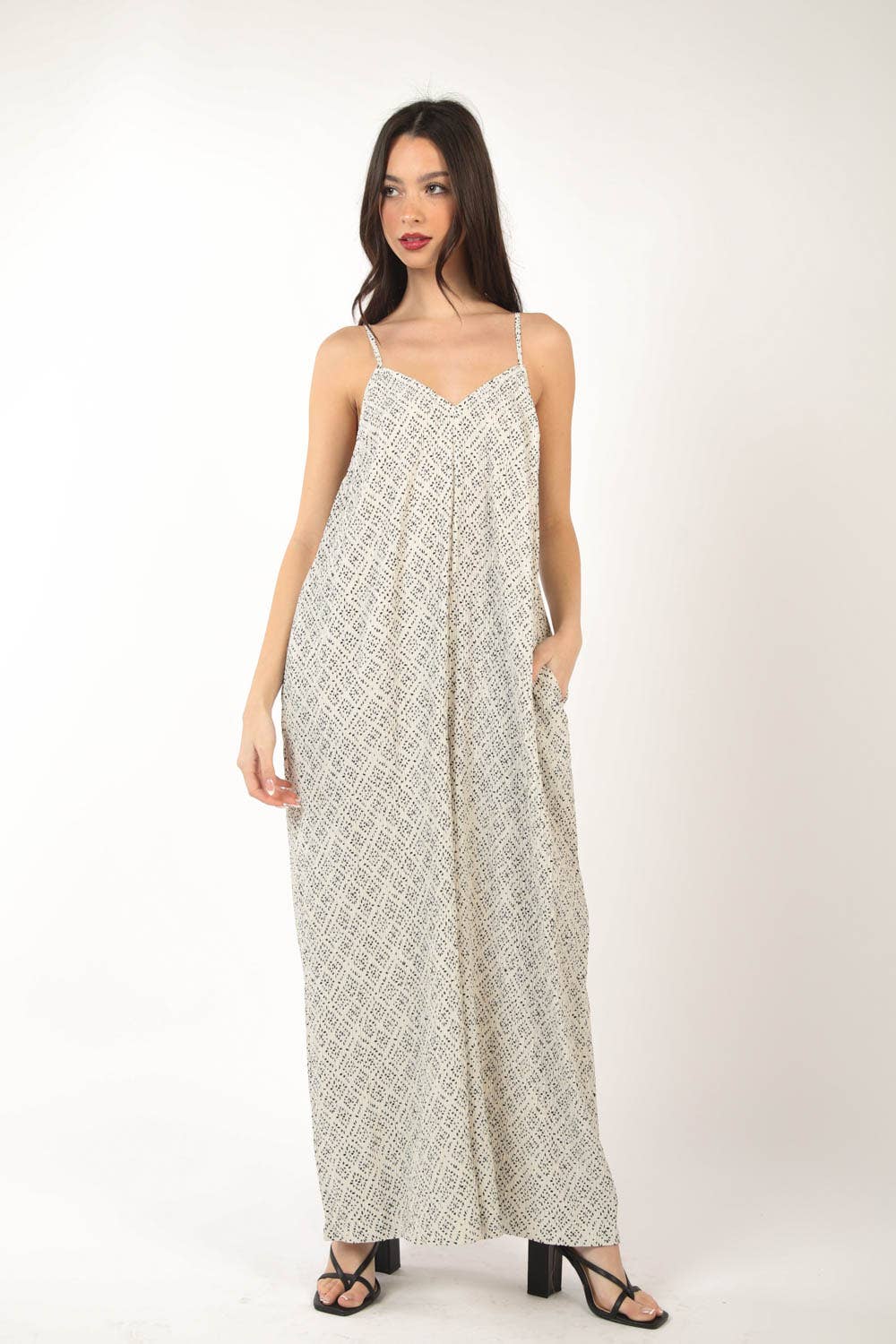 NP70209-Sleeveless Pleated Wide Leg Jumpsuit w/ Pockets