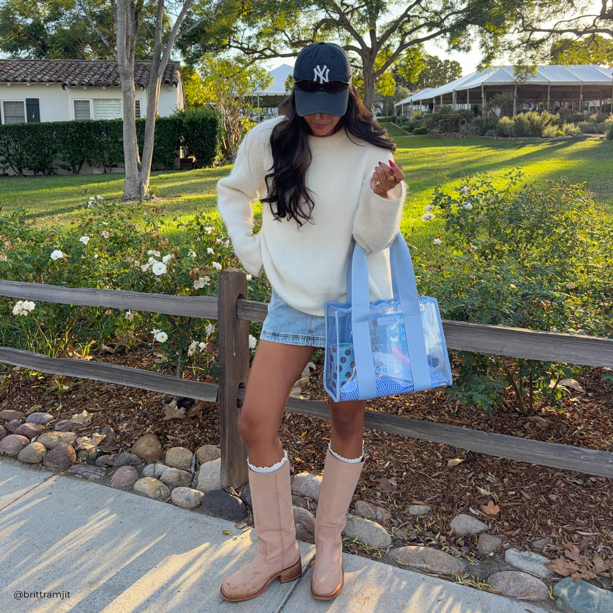Case-Mate Carolina Blue Crochet Wave Jelly Tote Bag (Medium)