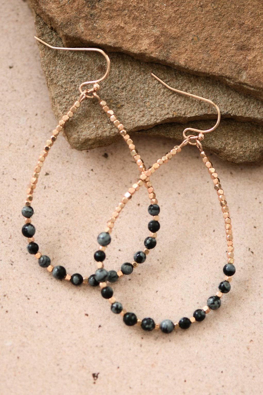 Onyx Stone Beaded Teardrop Wire Earrings - 7280