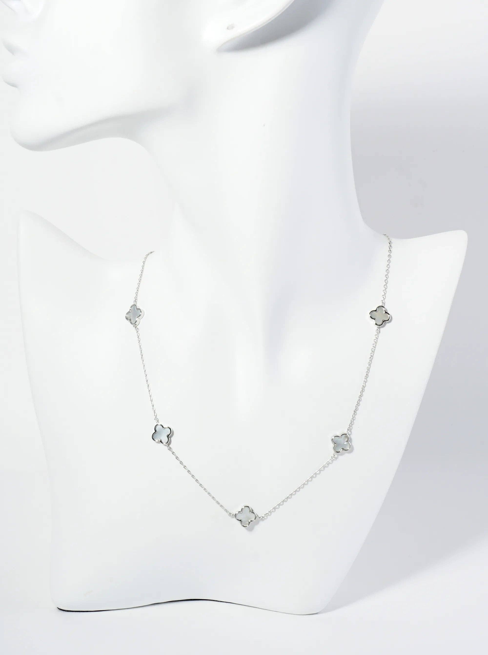 18K Gold Dipped Five 9Mm Quatrefoil Station Necklace