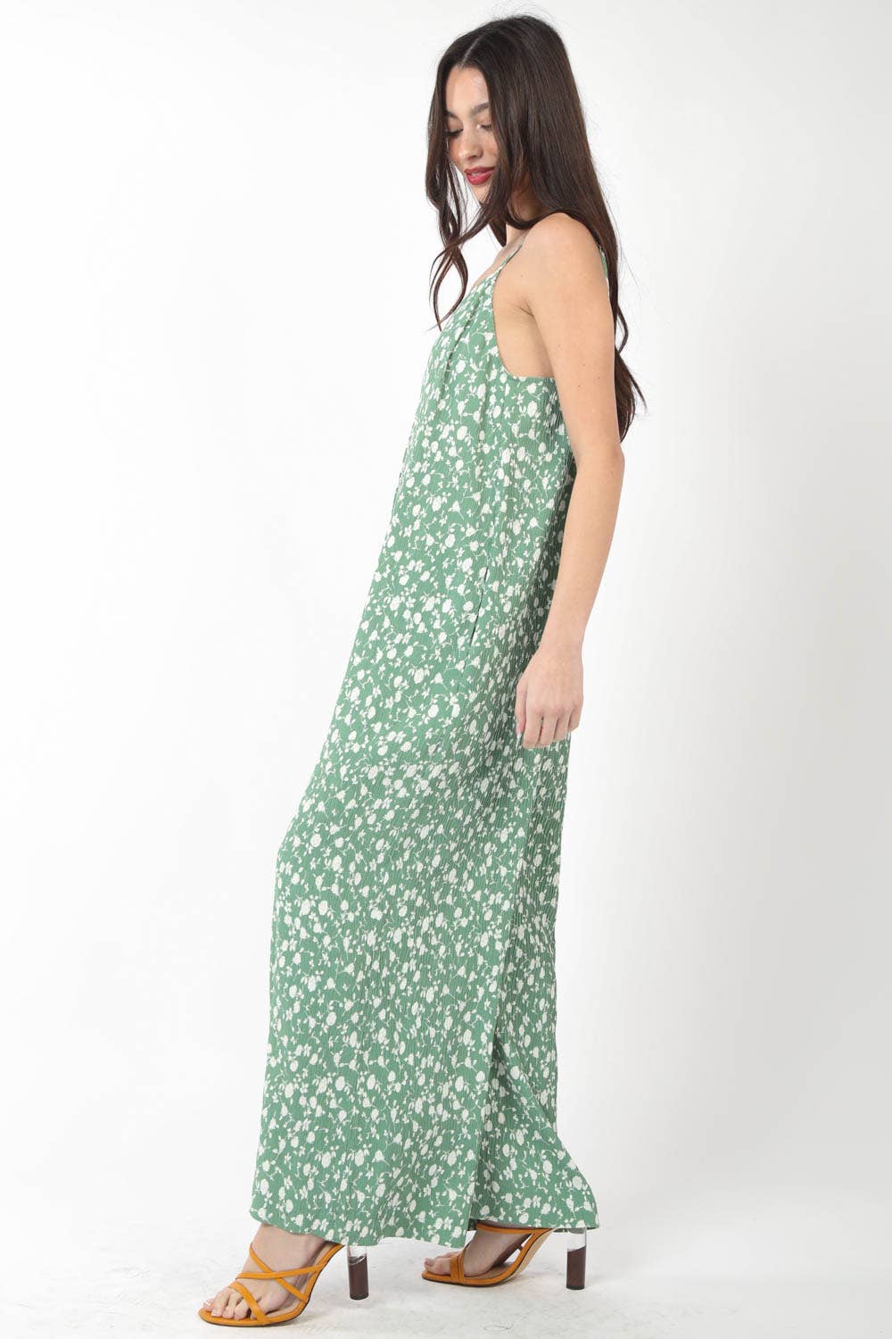 NP70209-Sleeveless Pleated Wide Leg Jumpsuit w/ Pockets