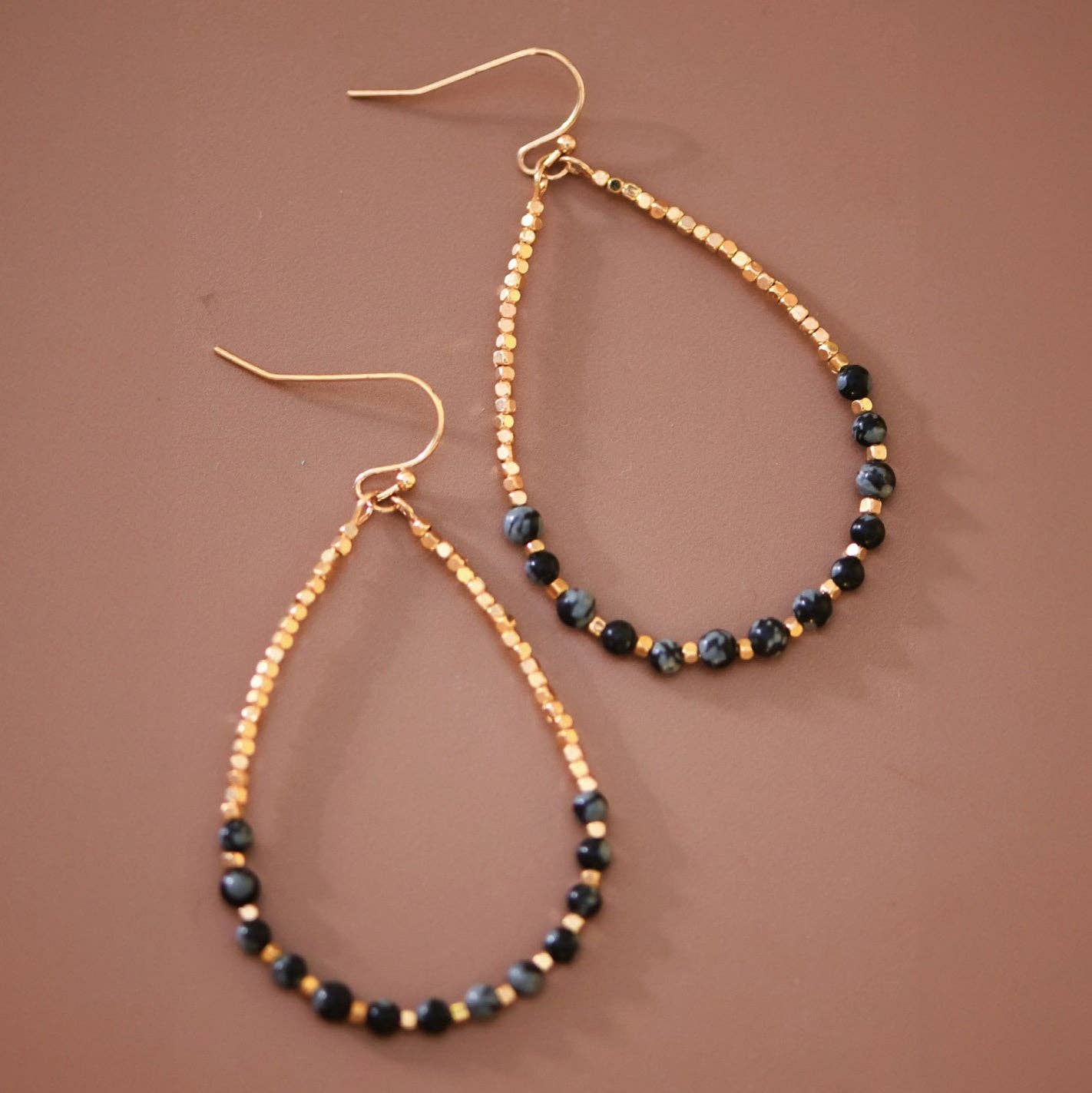 Onyx Stone Beaded Teardrop Wire Earrings - 7280
