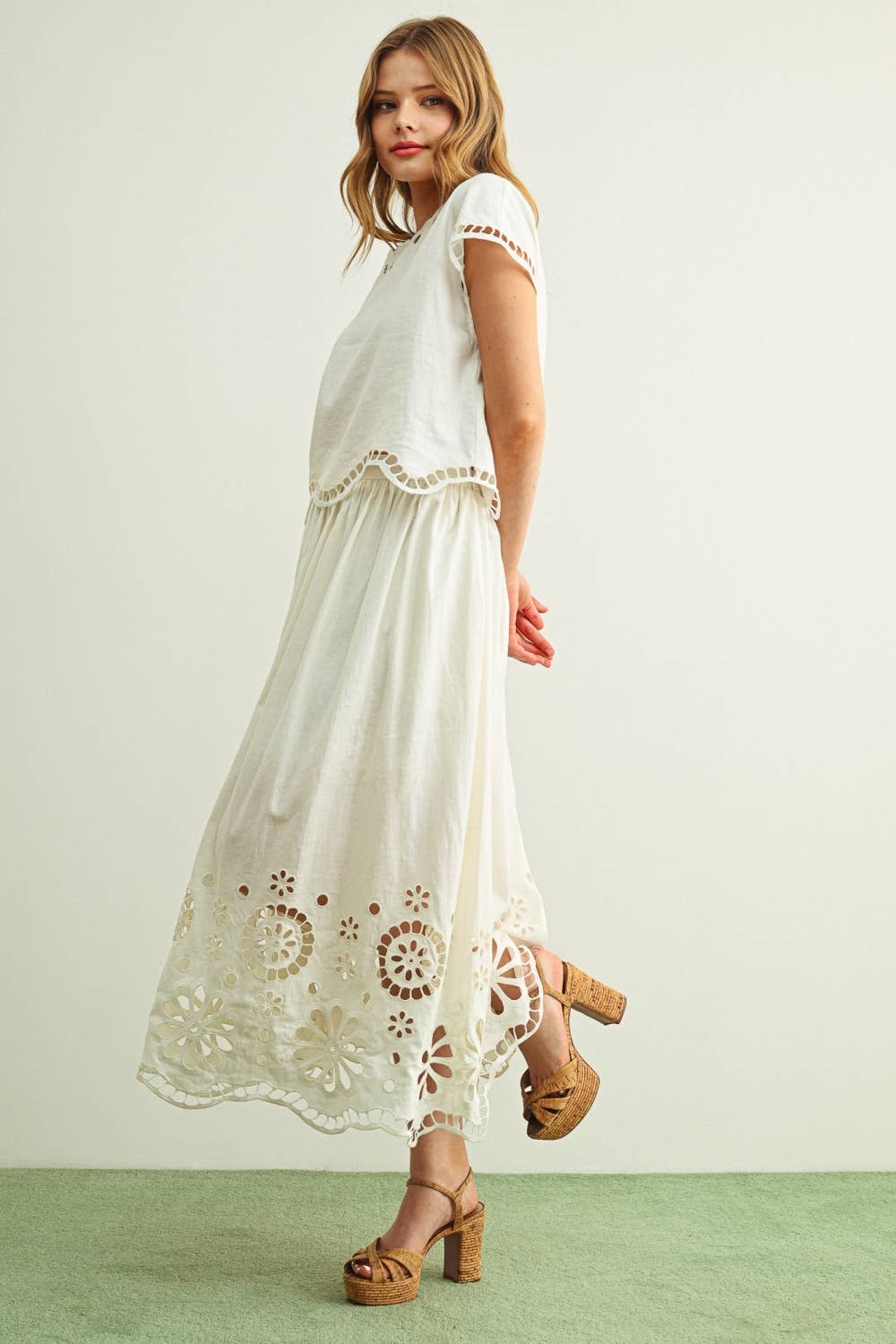 S7099ST   FLORAL EMBROIDERED FULL SKIRT